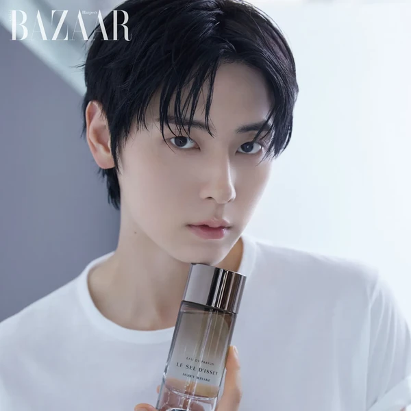 Popular photo full of fans’ love for Hwang Minhyun