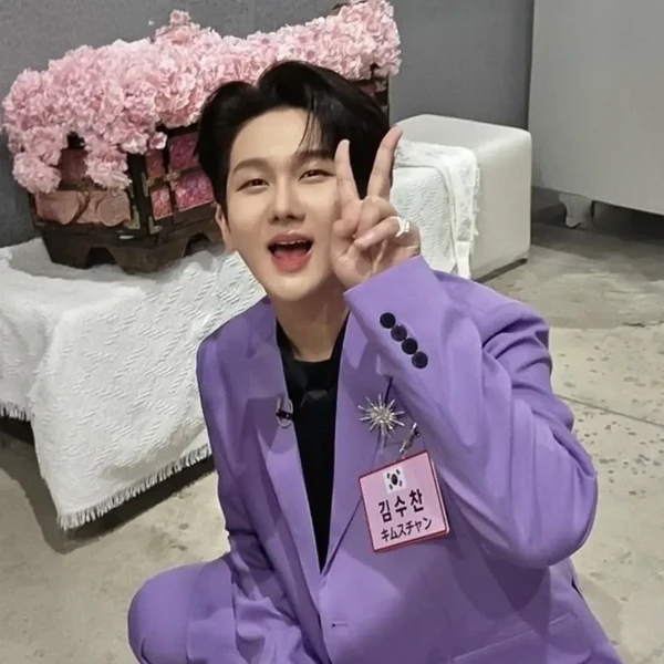 The most loved look of Kim Soochan today