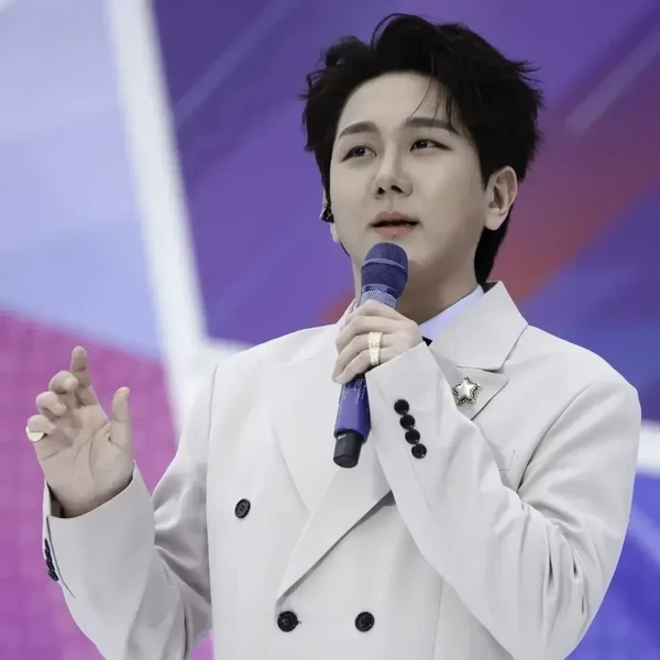 Popular photo full of fans’ love for Kim Soochan