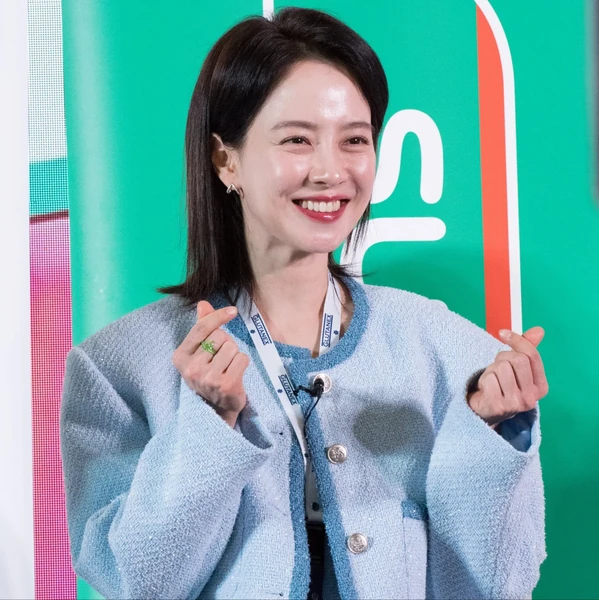 Penampilan Song Jihyo yang paling disukai hari ini