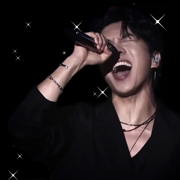 Foto populer Lee Seunggi yang penuh cinta dari penggemar