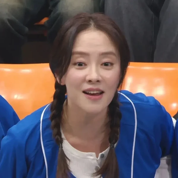 Foto populer Song Jihyo yang penuh cinta dari penggemar