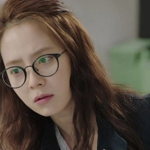 Foto populer Song Jihyo yang penuh cinta dari penggemar