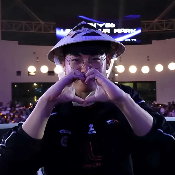 Momen gemilang Gumayusi yang dibuat oleh fandom