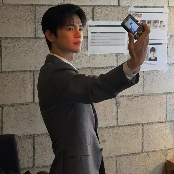 Popular photo full of fans’ love for Seo Inguk