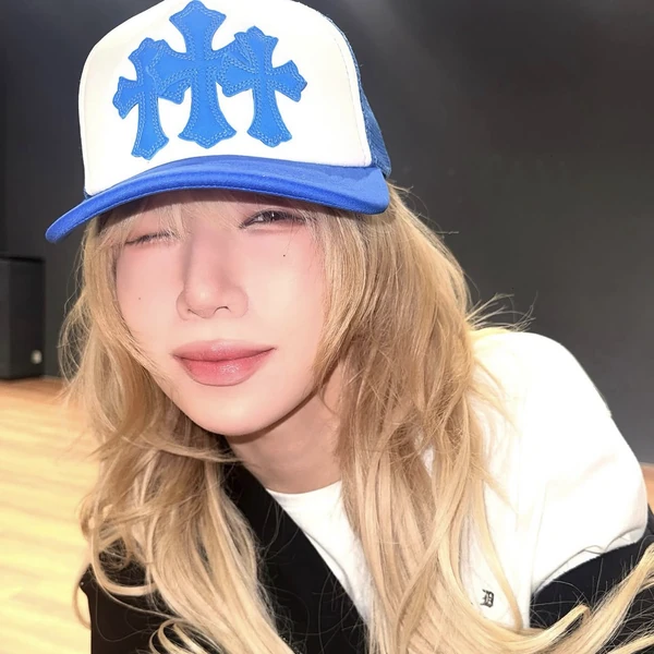 Popular photo full of fans’ love for BADA