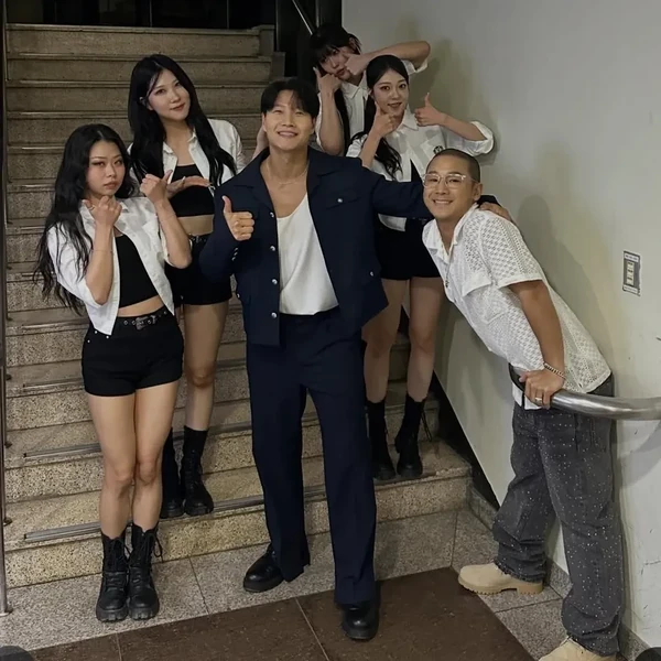 Popular photo full of fans’ love for Kim Jongkook