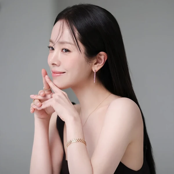 The most loved look of Han Jimin today