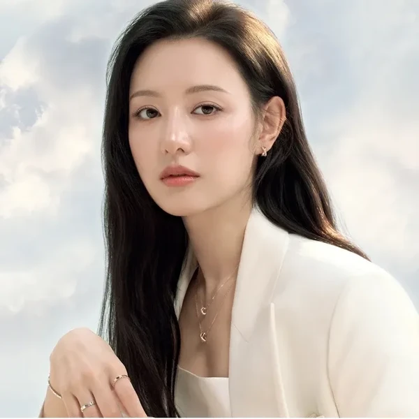 Popular photo full of fans’ love for Kim Jiwon