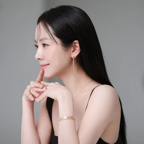 The most loved look of Han Jimin today