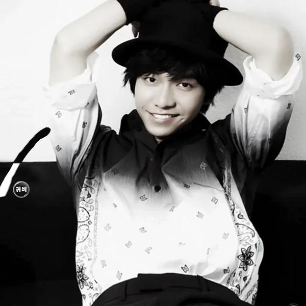Popular photo full of fans’ love for Lee Seunggi