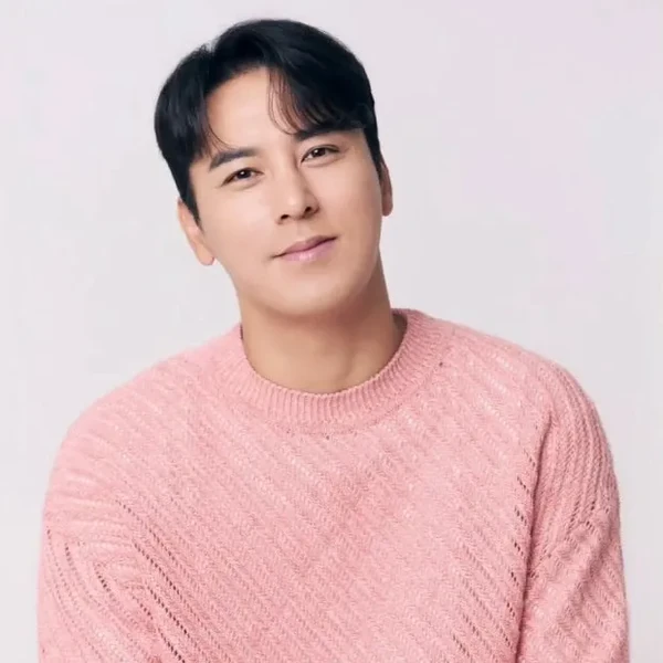 Foto populer Jang Minho yang penuh cinta dari penggemar
