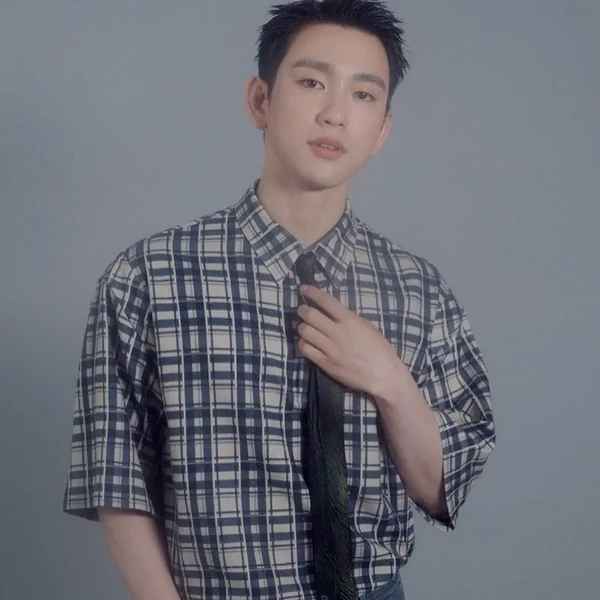Popular photo full of fans’ love for Park Jinyoung