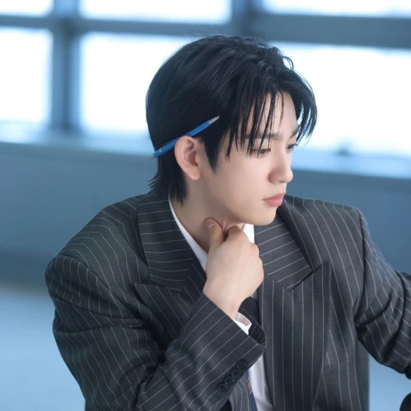 Popular photo full of fans’ love for Park Jinyoung