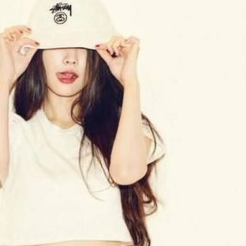 Popular photo full of fans’ love for IU