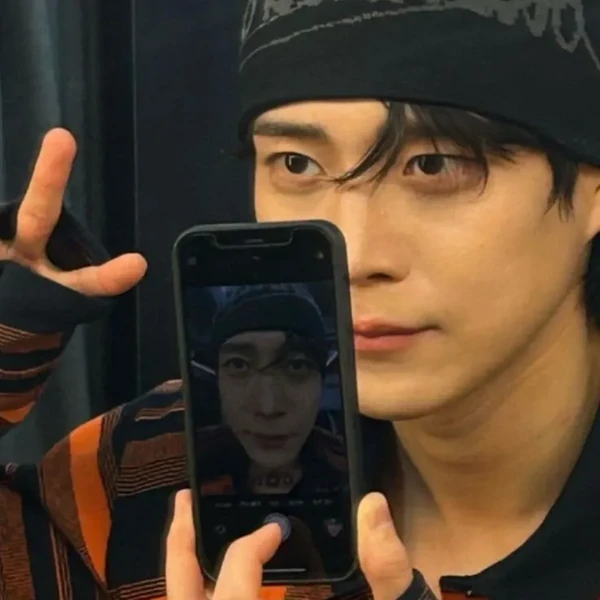 Popular photo full of fans’ love for Kim Youngdae