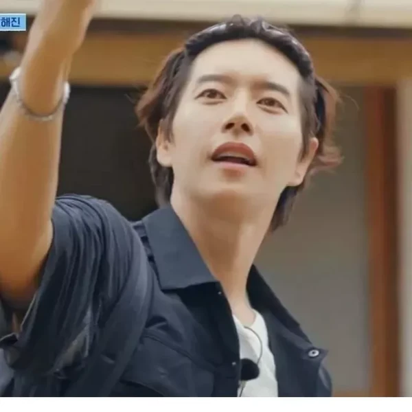The most loved look of Park Haejin today