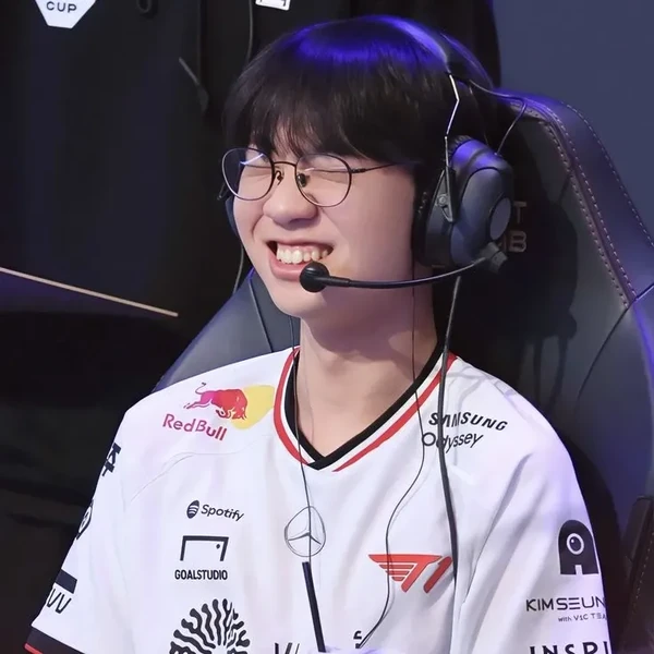 Popular photo full of fans’ love for Doran