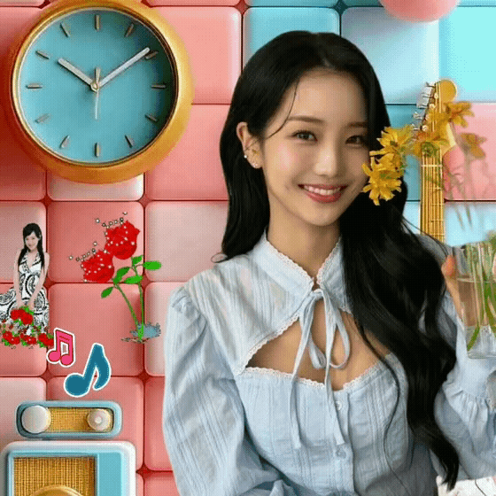 The most loved look of Kim Soyeon (2004) today