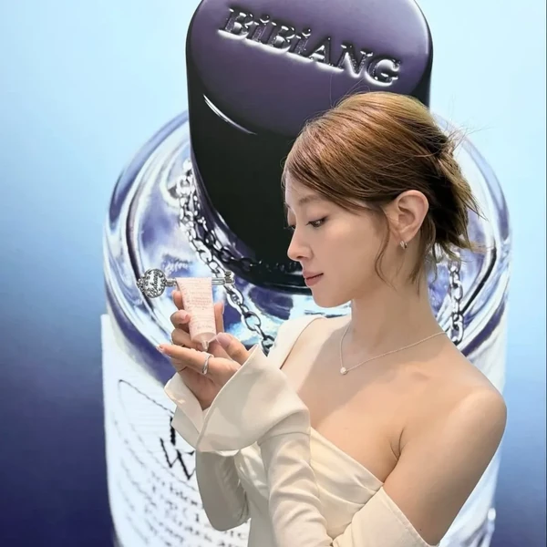 The most loved look of Lee Seyoung today