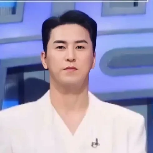Foto populer Jang Minho yang penuh cinta dari penggemar