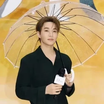 The most loved look of Henry today