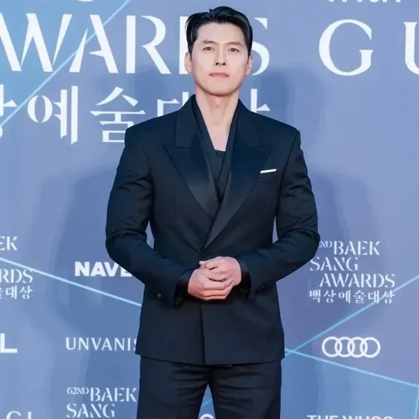 Foto populer Hyun Bin yang penuh cinta dari penggemar