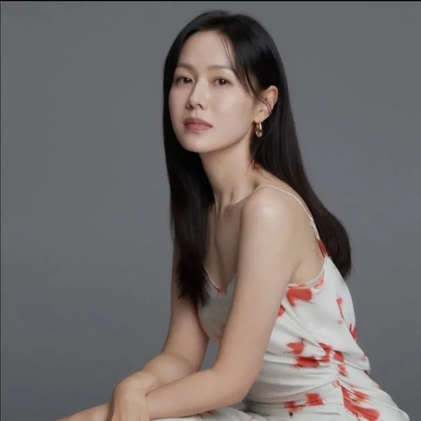 Foto populer Son Yejin yang penuh cinta dari penggemar
