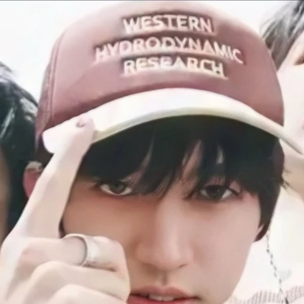 Popular photo full of fans’ love for Lee Seungyoon