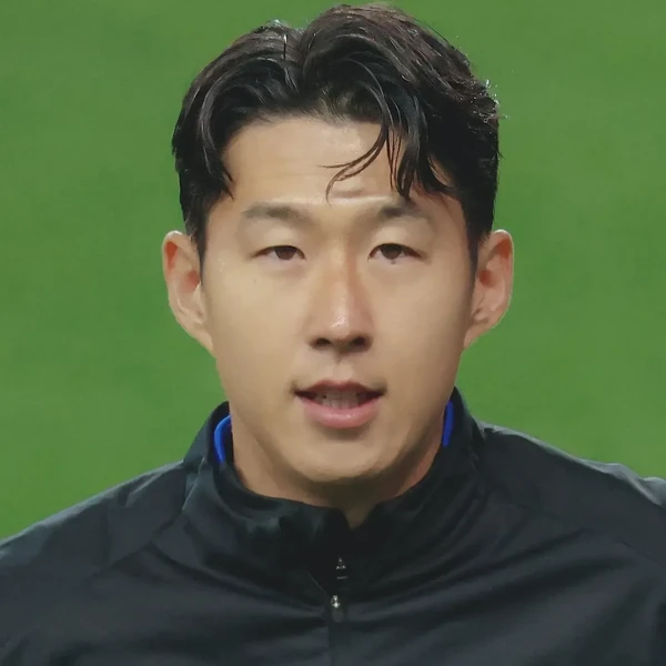 손흥민의 매력을 담은 최애돌셀럽 대표 사진
