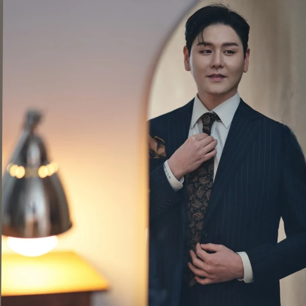The most loved look of Park Sewook today