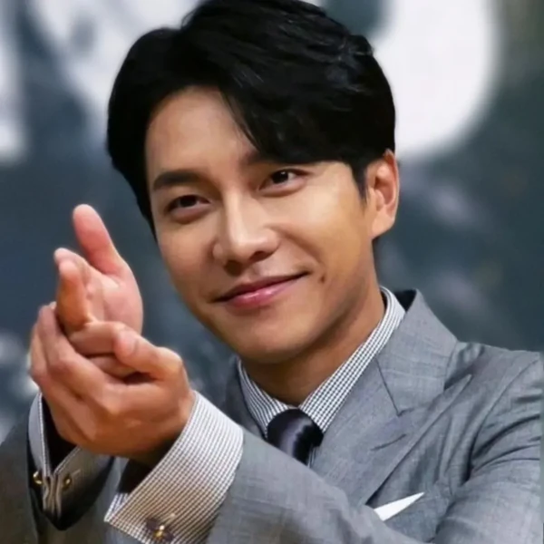 Penampilan Lee Seunggi yang paling disukai hari ini