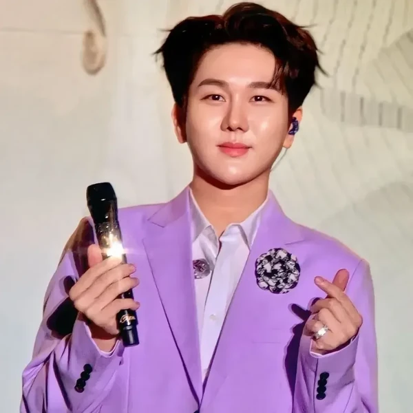 Popular photo full of fans’ love for Kim Soochan