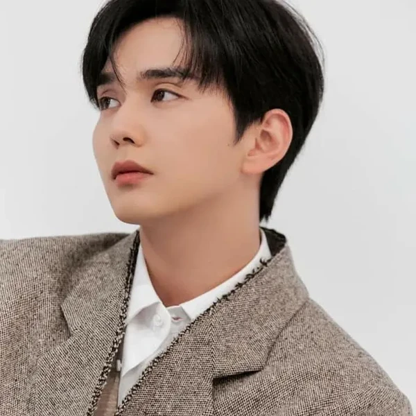 Popular photo full of fans’ love for Yoo Seungho