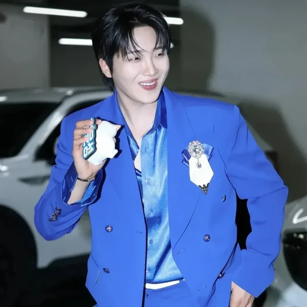 The most loved look of Hwang Yunsung today