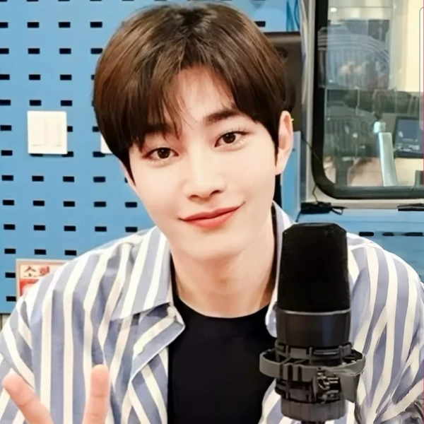Popular photo full of fans’ love for Kim Jaeyoung