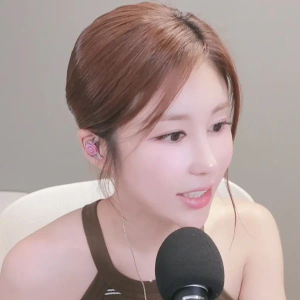Foto populer Kim Soyou yang penuh cinta dari penggemar