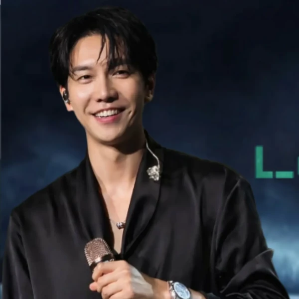 Penampilan Lee Seunggi yang paling disukai hari ini
