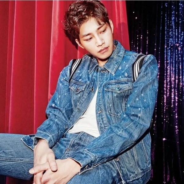 Popular photo full of fans’ love for Kim Jaeyoung
