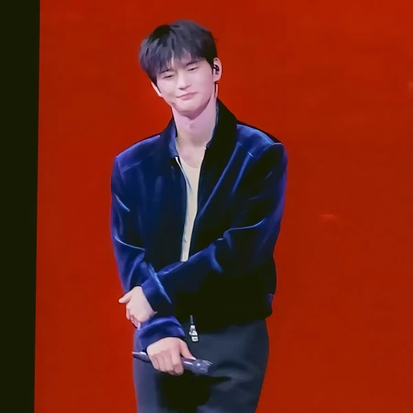The most loved look of Seo Inguk today