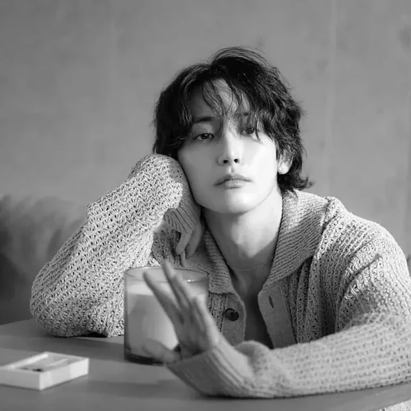 Foto populer Lee Soohyuk yang penuh cinta dari penggemar