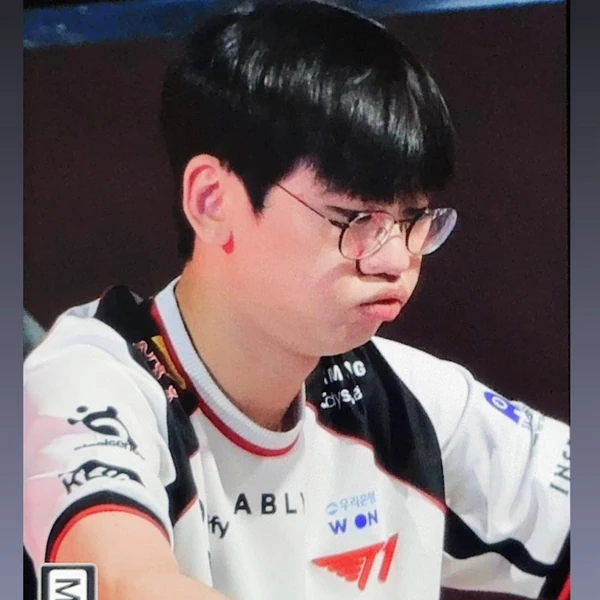 Today’s standout profile photo of Doran on Choeaedol Celeb