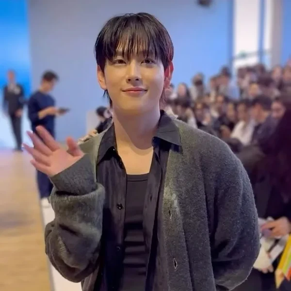 The most loved look of Yim Siwan today