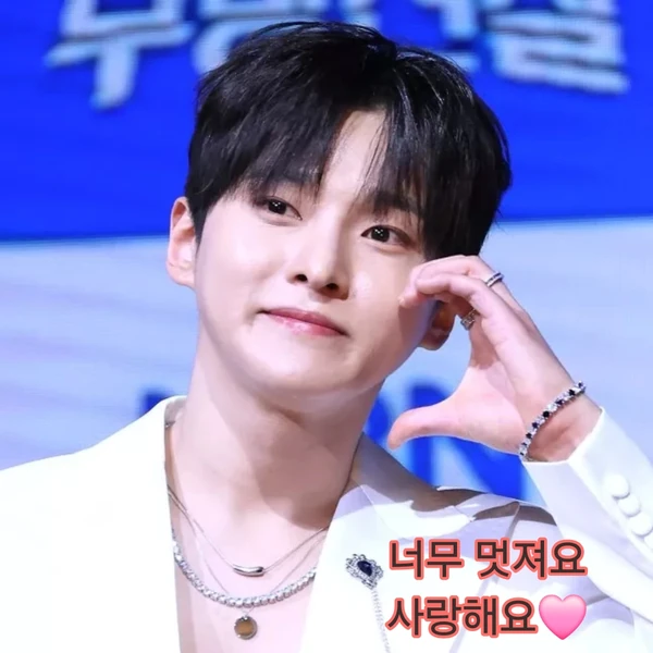 Popular photo full of fans’ love for Seong Ri