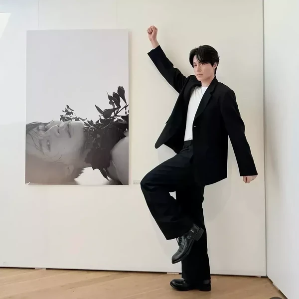 The most loved look of Lee Dongwook today
