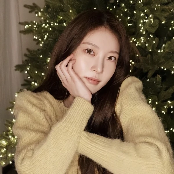 The most loved look of Gong Seungyeon today