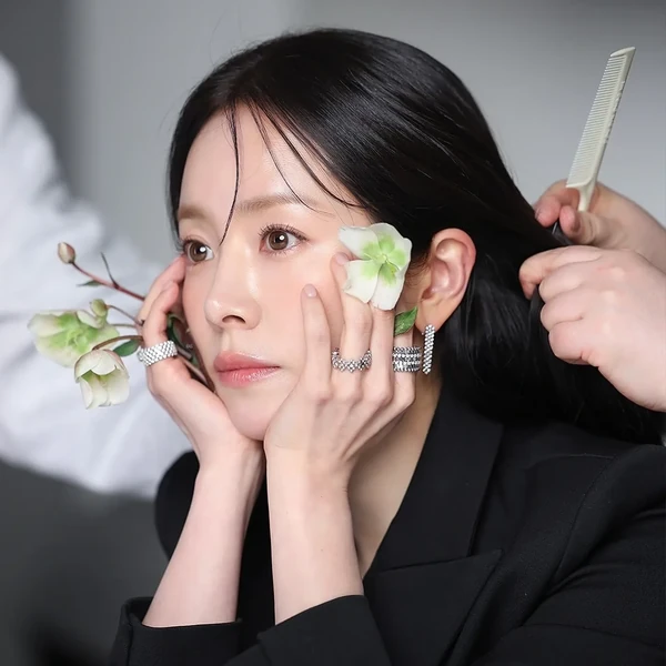 The most loved look of Han Jimin today