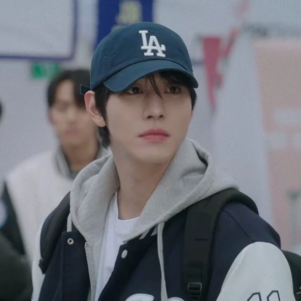 Foto populer Ahn Hyoseop yang penuh cinta dari penggemar