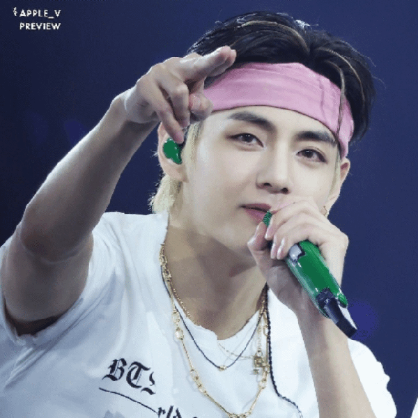 The most loved look of Kim Taehyung (V) today