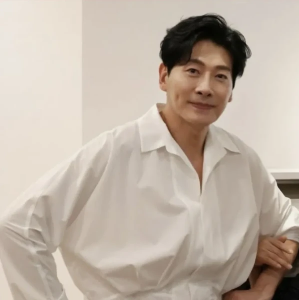 Popular photo full of fans’ love for Kim Yongpil
